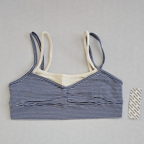 UO Out From Under Bra - Picture 2 of 11